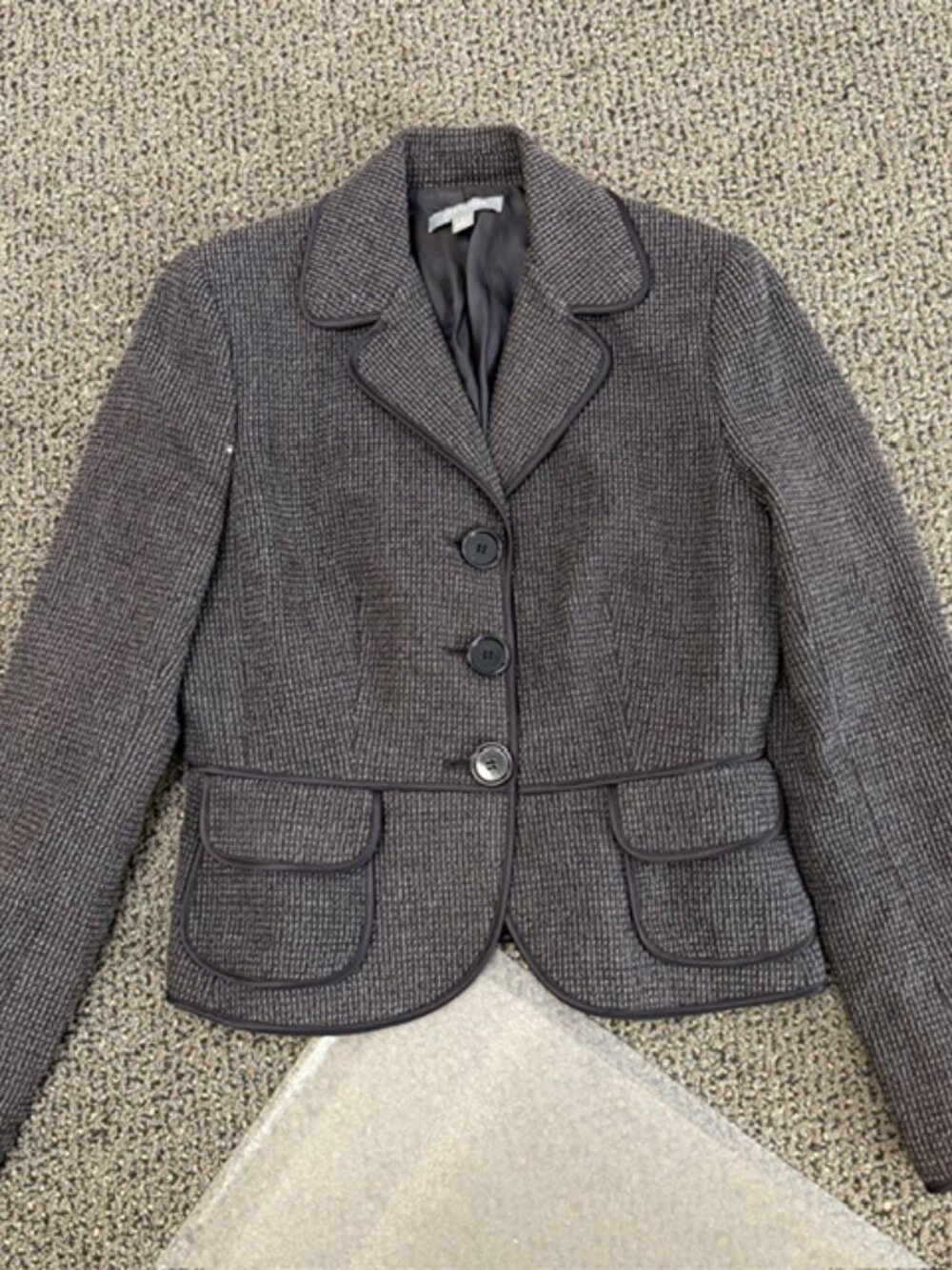 Ann Taylor Blazer Three Button Tweed pleated Size 2